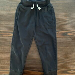 GAP Kids Black Logo Joggers Size: S 6/7